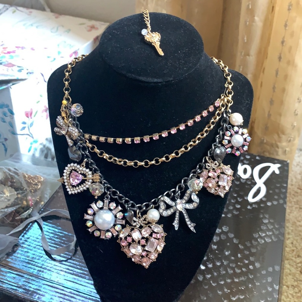Betsey johnson heart bow necklace